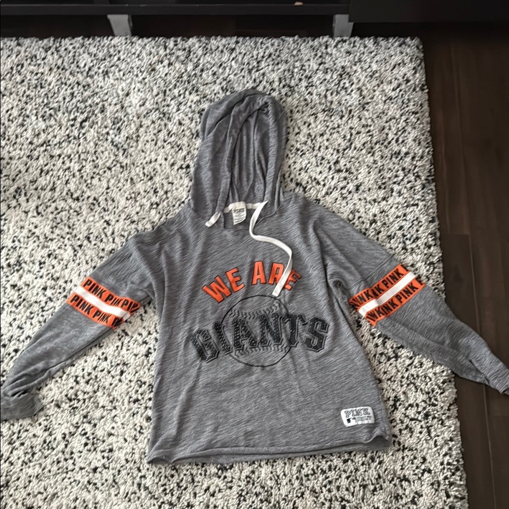 Giant sweatshirt - size small